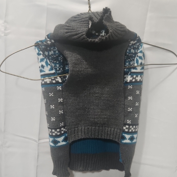 Vibrant Gray and Blue Knit Hats Accessories - Picture 4 of 4